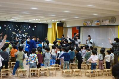 最後は、「エビカニクス」で踊っちゃお